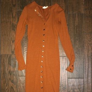 Long sleeve mid dress